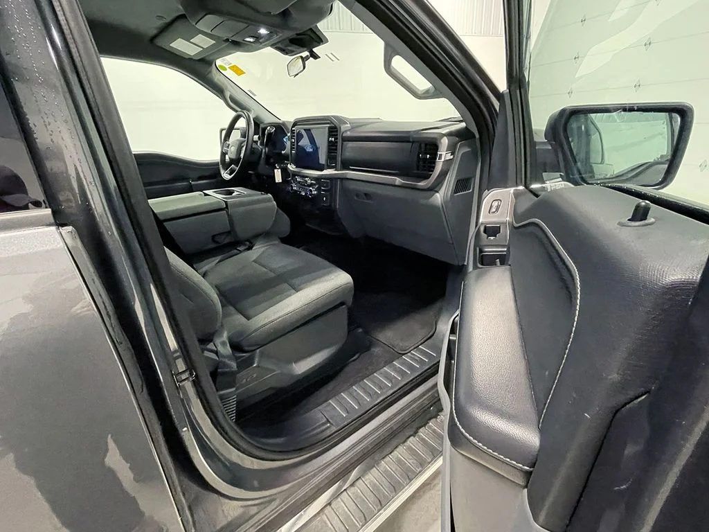 Used 2025 Gray Ford XLT image 22
