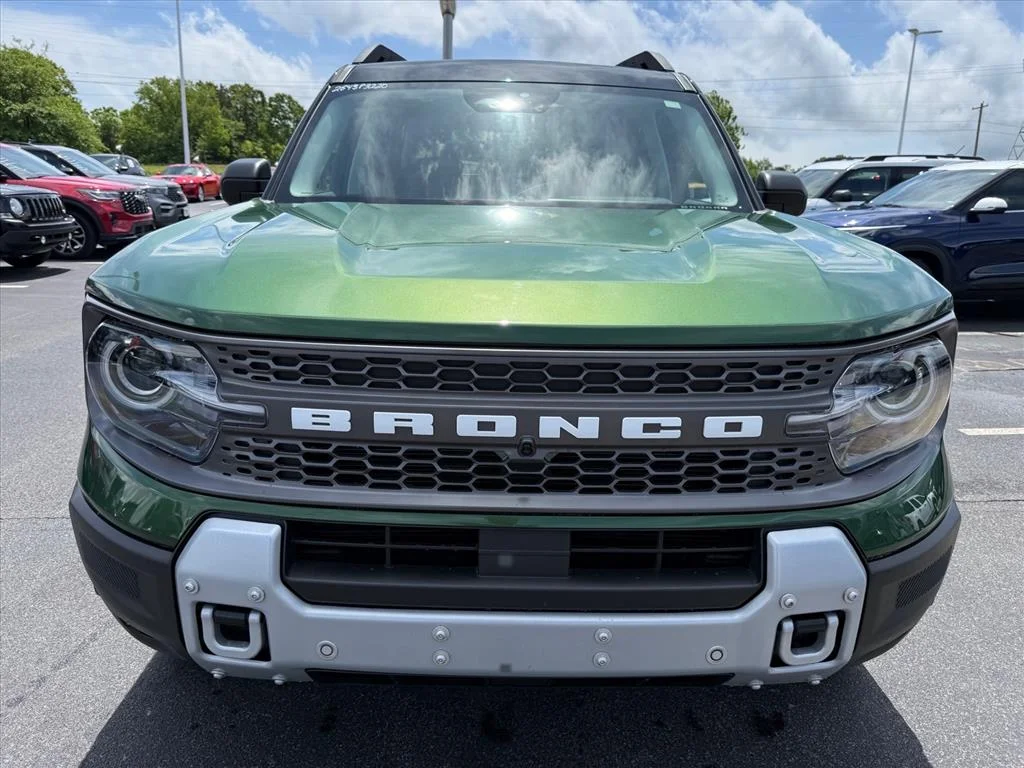 Used 2025 Green Ford Badlands image 3