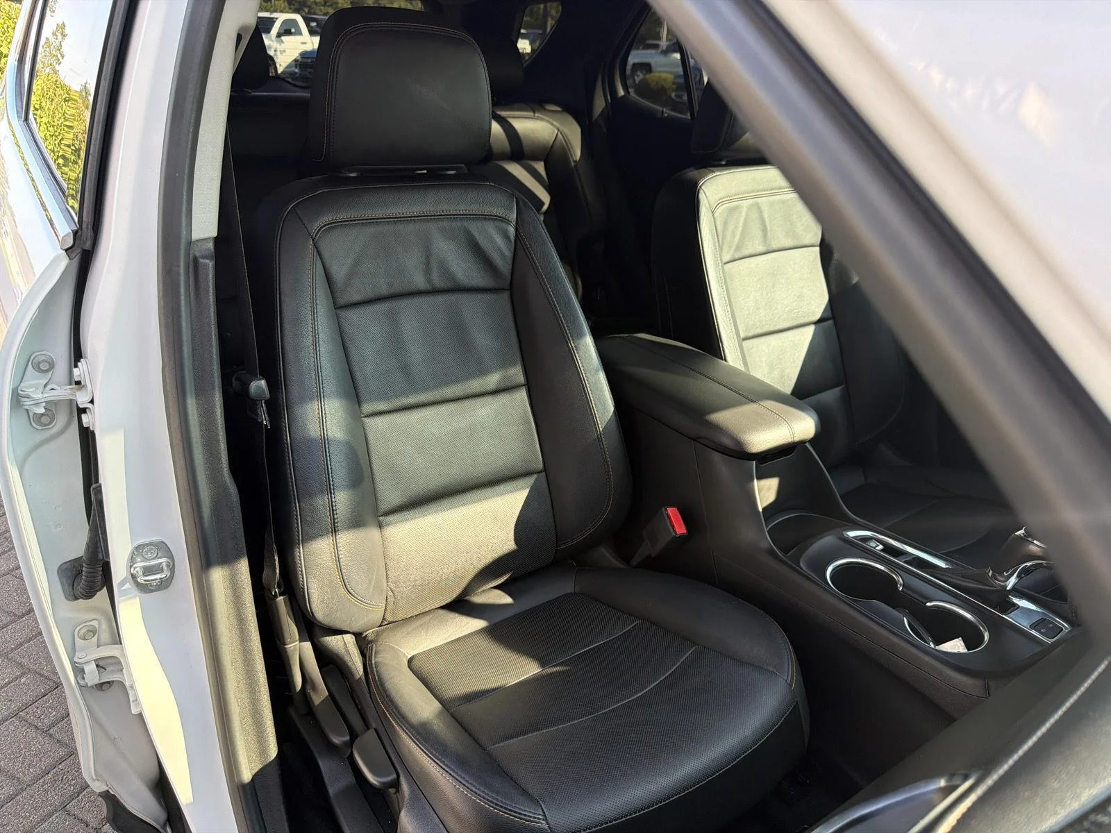 Used 2019 Iridescent Pearl Tricoat Chevrolet Premier image 36