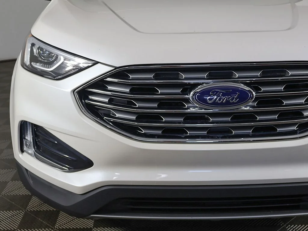Used 2019 White Ford SEL image 12