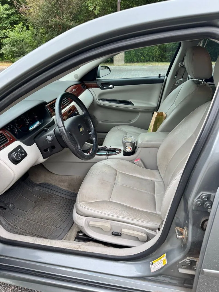 Used 2009 Silver Chevrolet LT image 9