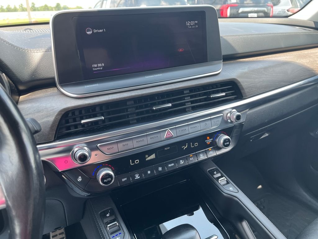 Used 2022 White Kia SX image 17