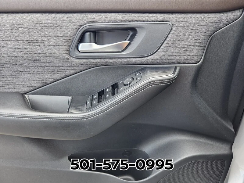 Used 2022 Brilliant Silver Metallic NISSAN AWD SV image 26