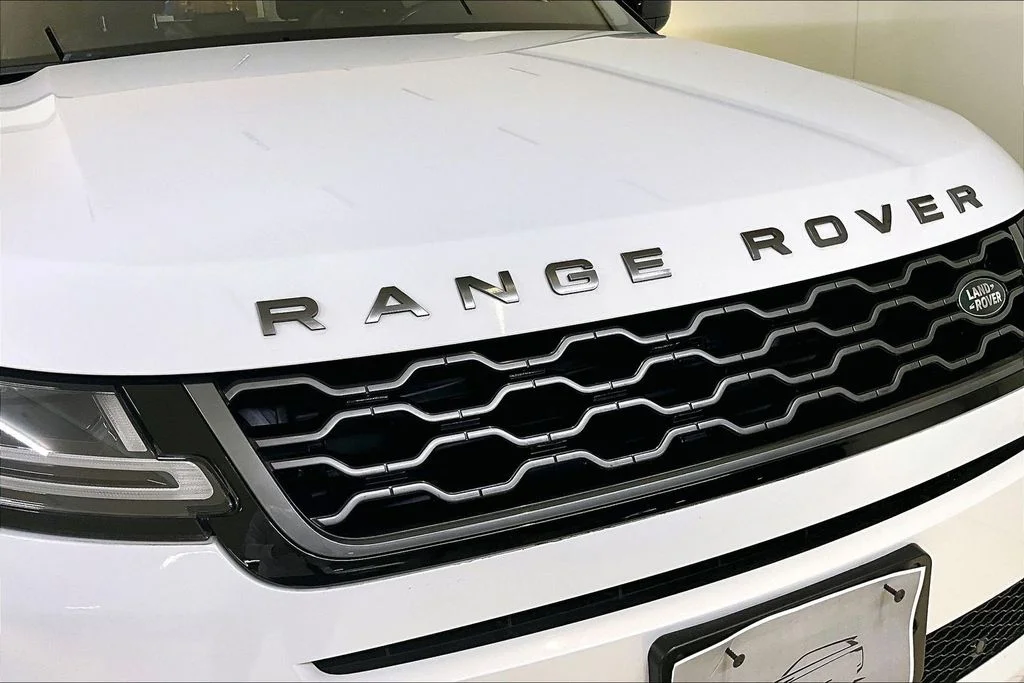 Used 2020 White Land Rover R-Dynamic HSE image 31