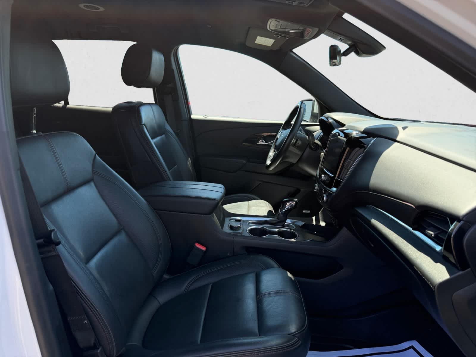 Used 2022 Iridescent Pearl Tricoat Chevrolet RS image 21