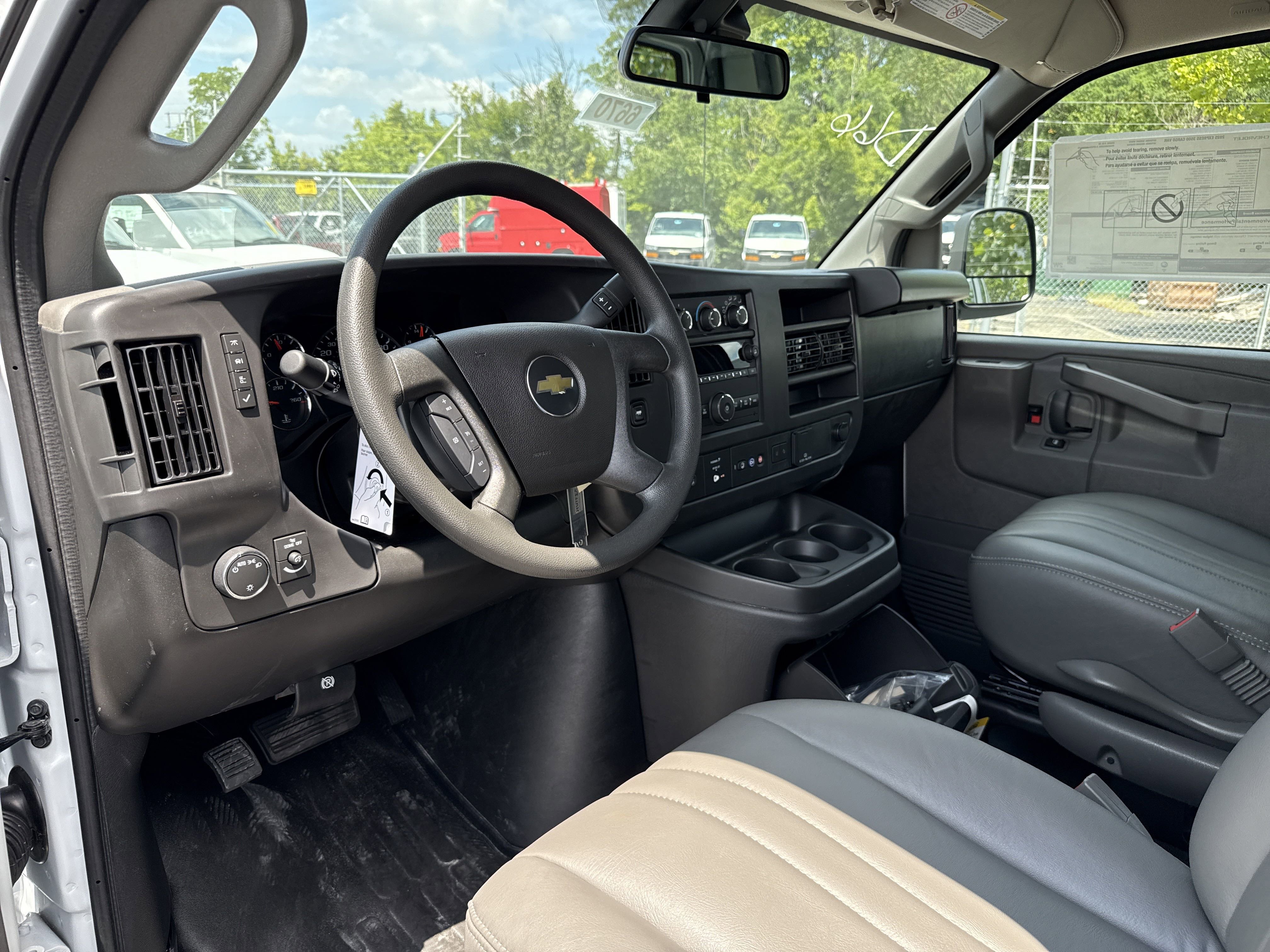 2025 Chevrolet Express Cargo Work Van - Photo 11
