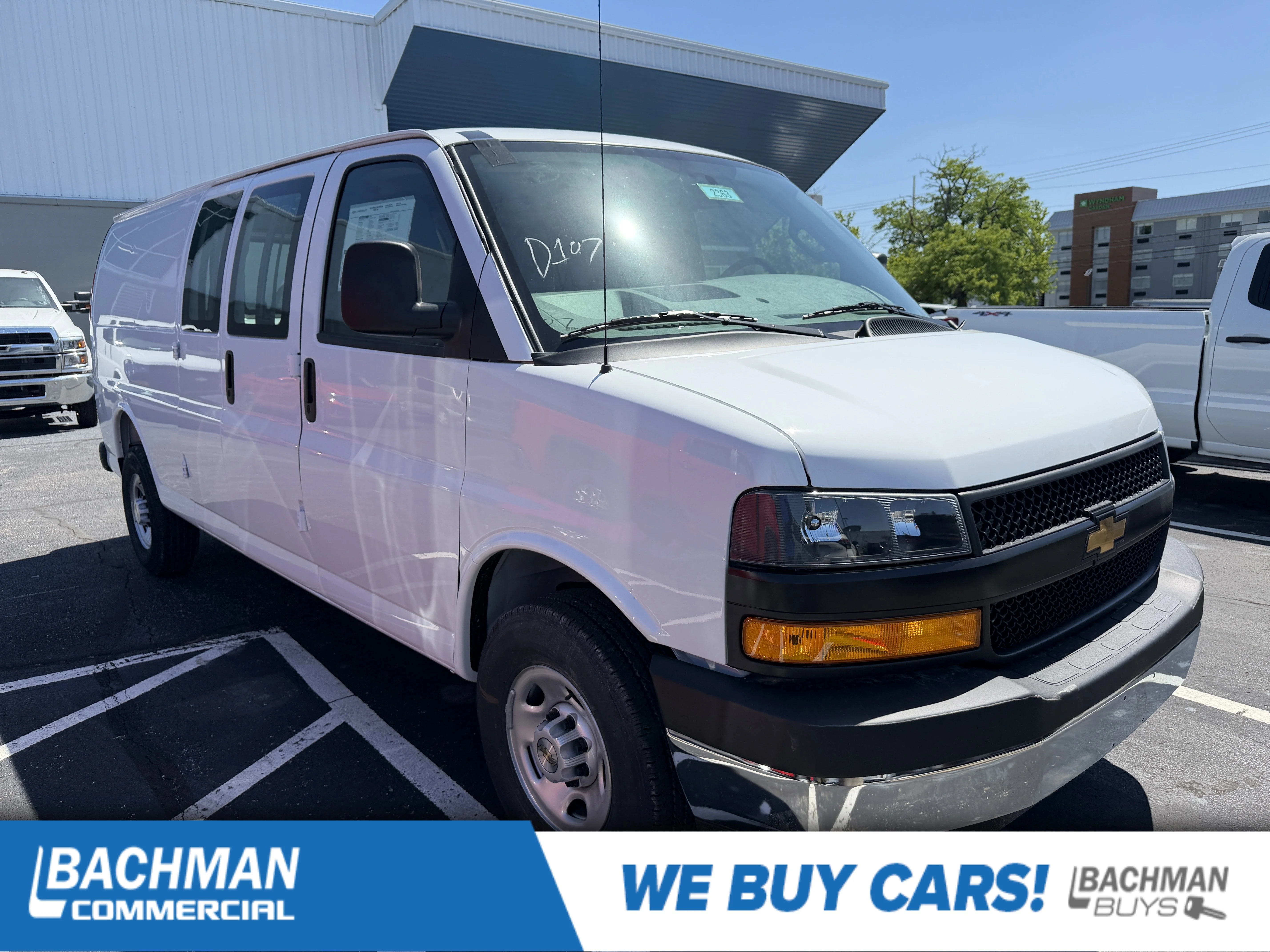 2026 Chevrolet Express 3500 Extended Work Van's photo