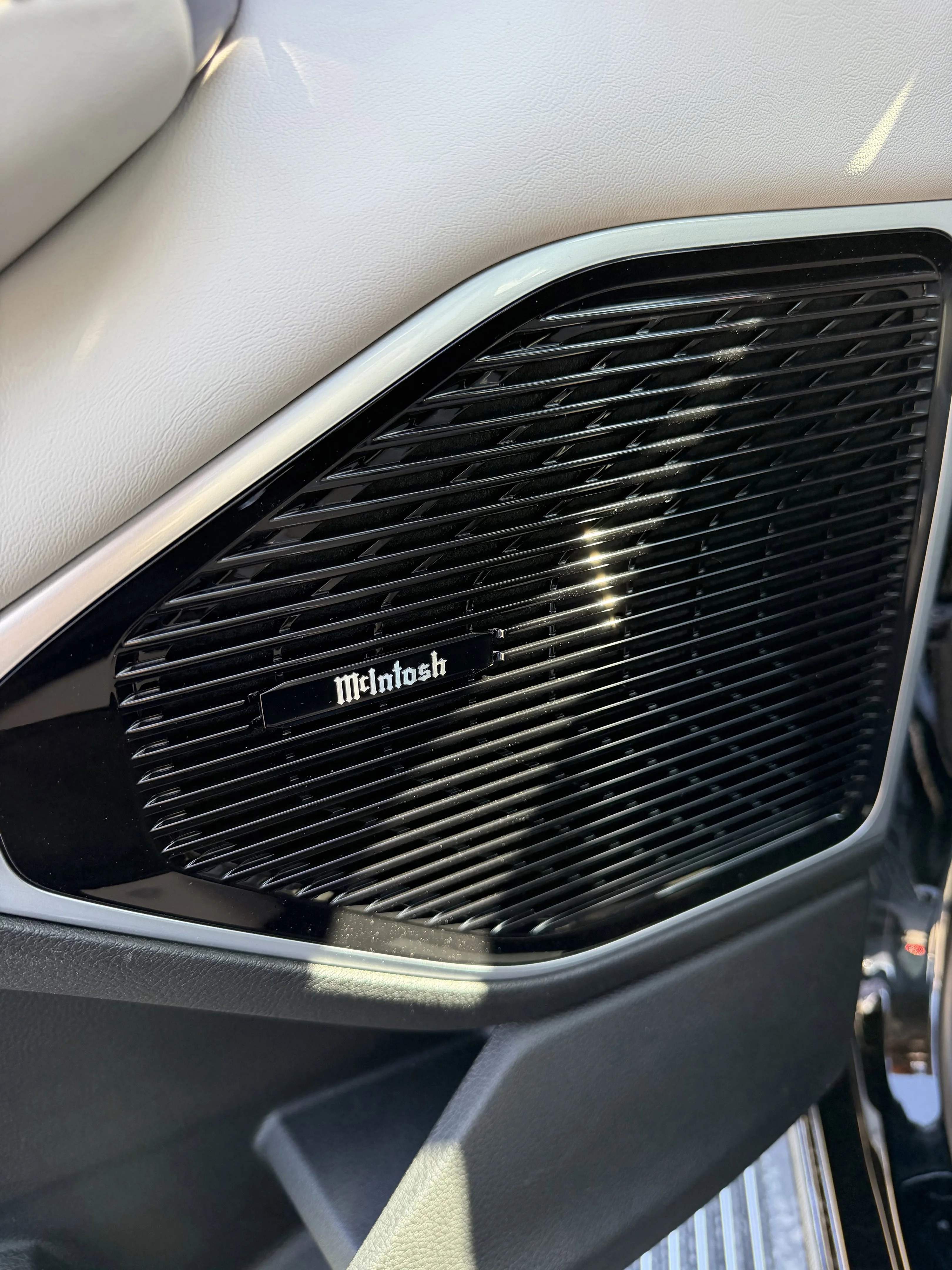 New 2026 High Gloss Black Exterior Paint Jeep Limited Reserve image 19