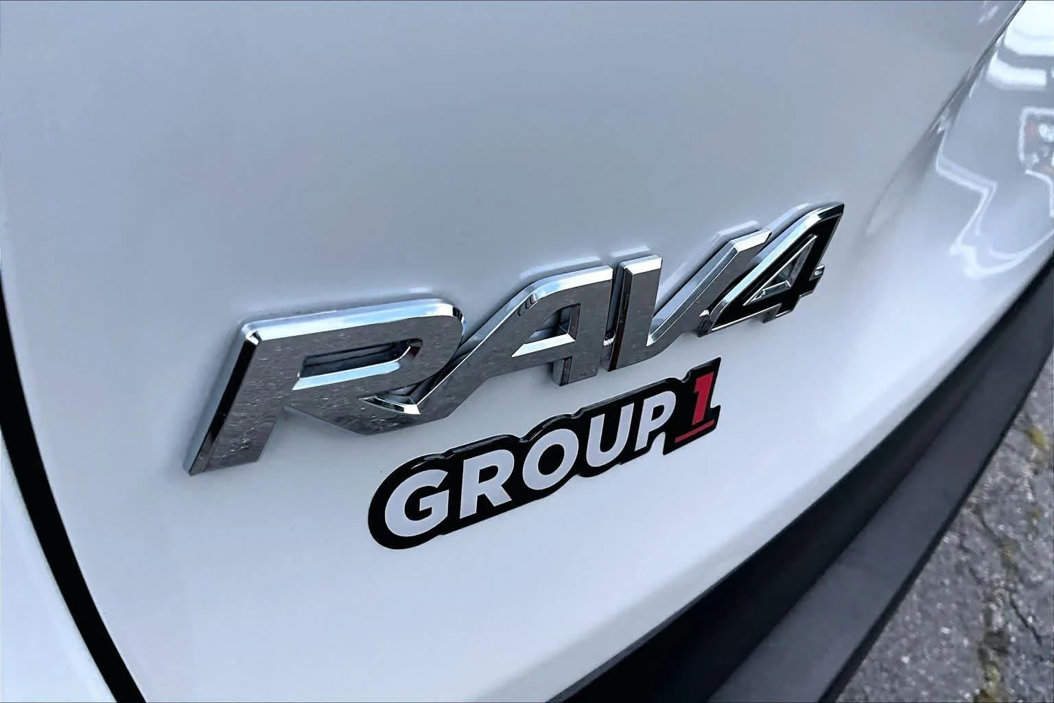 Certified Used 2024 Wind Chill Pearl Toyota Hybrid XLE Premium image 10