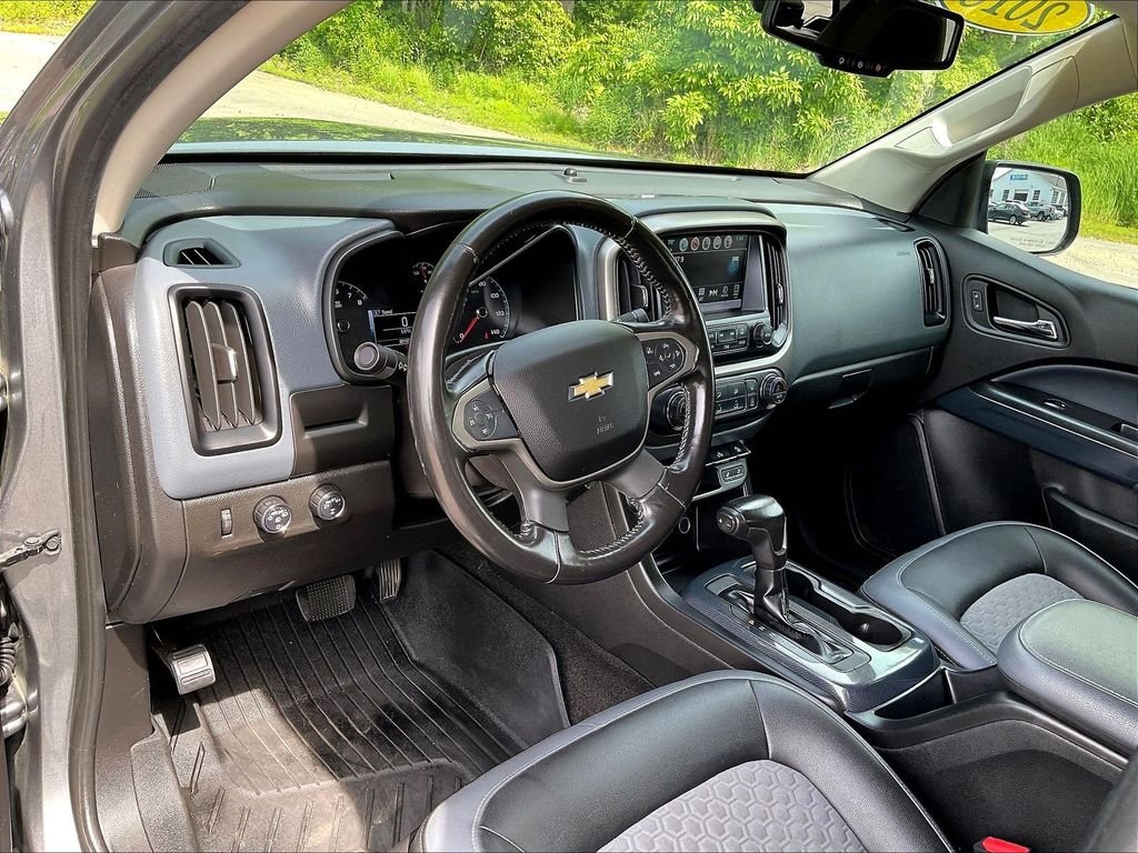 Used 2018 Gray Chevrolet Z71 image 8