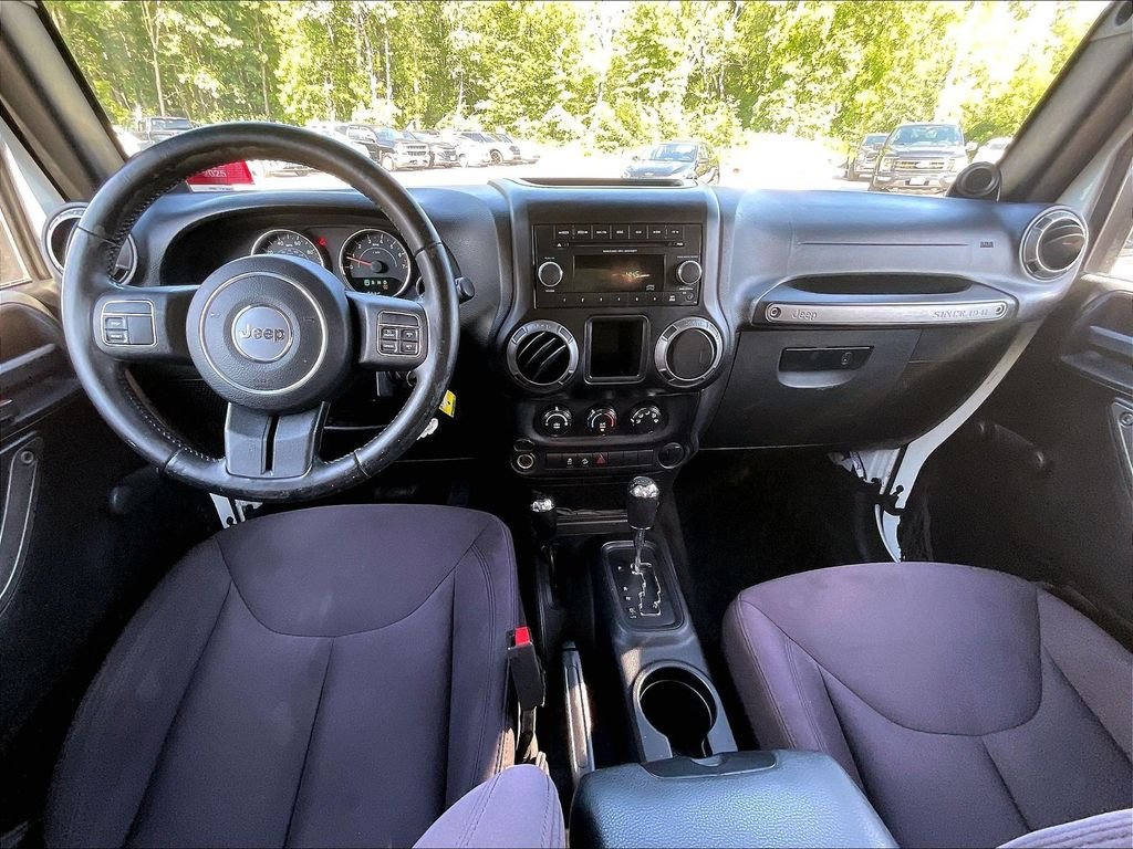 Used 2014 White Jeep Sport image 19