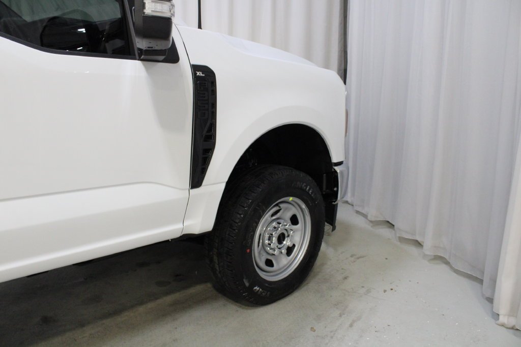 New 2027 Oxford White Ford XL image 25