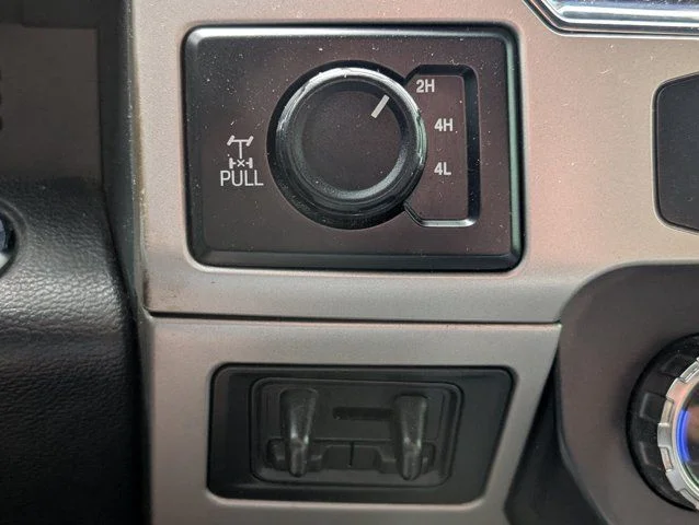 Used 2022 White Metallic Ford Lariat image 24