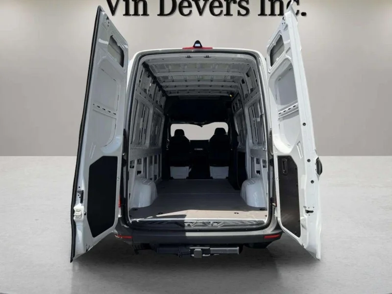 Used 2025 WHITE Mercedes-Benz  image 25