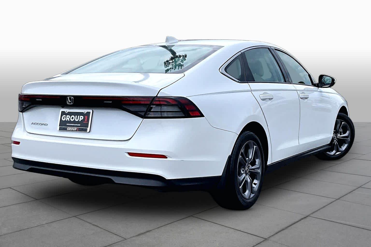 Used 2023 Platinum White Pearl Honda EX image 12