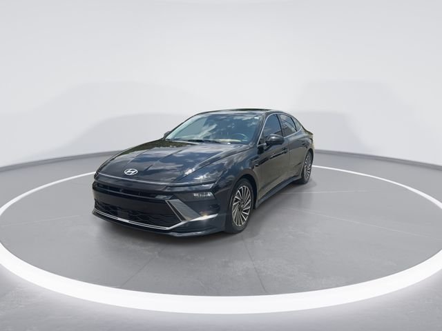 Certified Used 2025 Black Hyundai Limited image 3