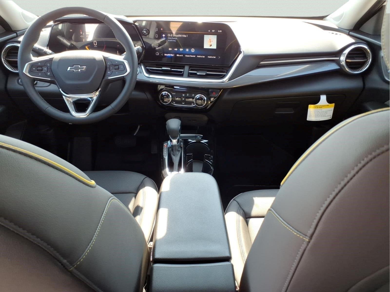 New 2026 Summit White Chevrolet ACTIV image 12