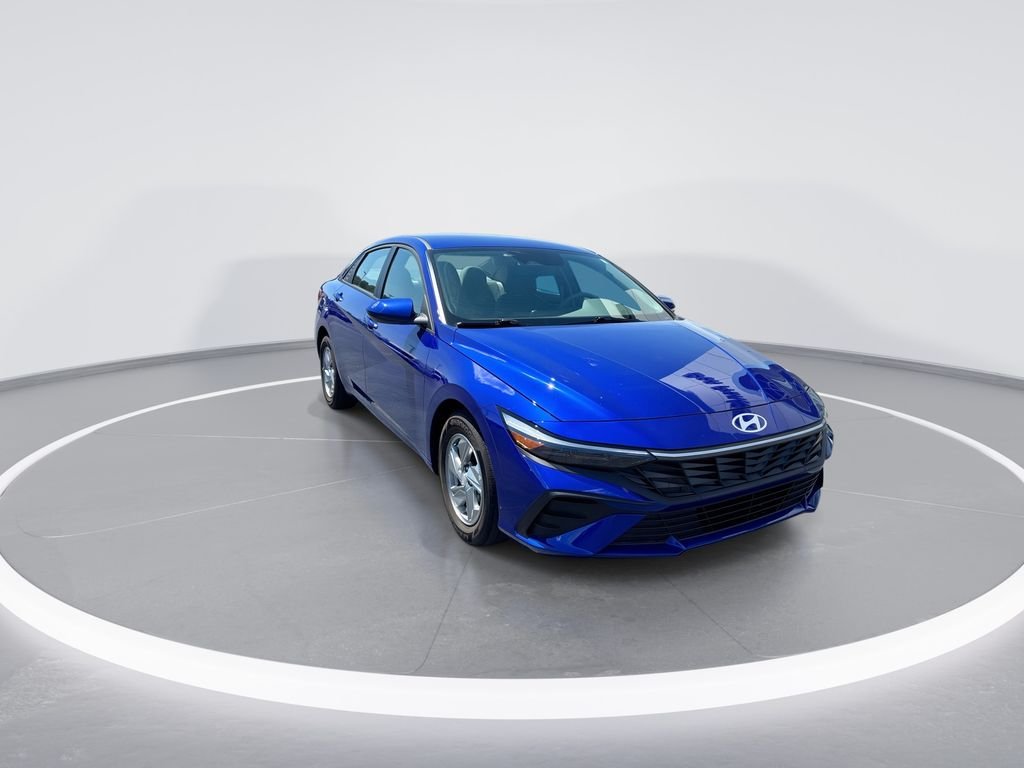 Used 2025 Blue Hyundai SE image 2