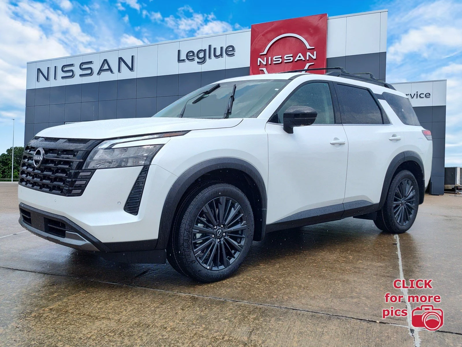 2026 Nissan Pathfinder SL