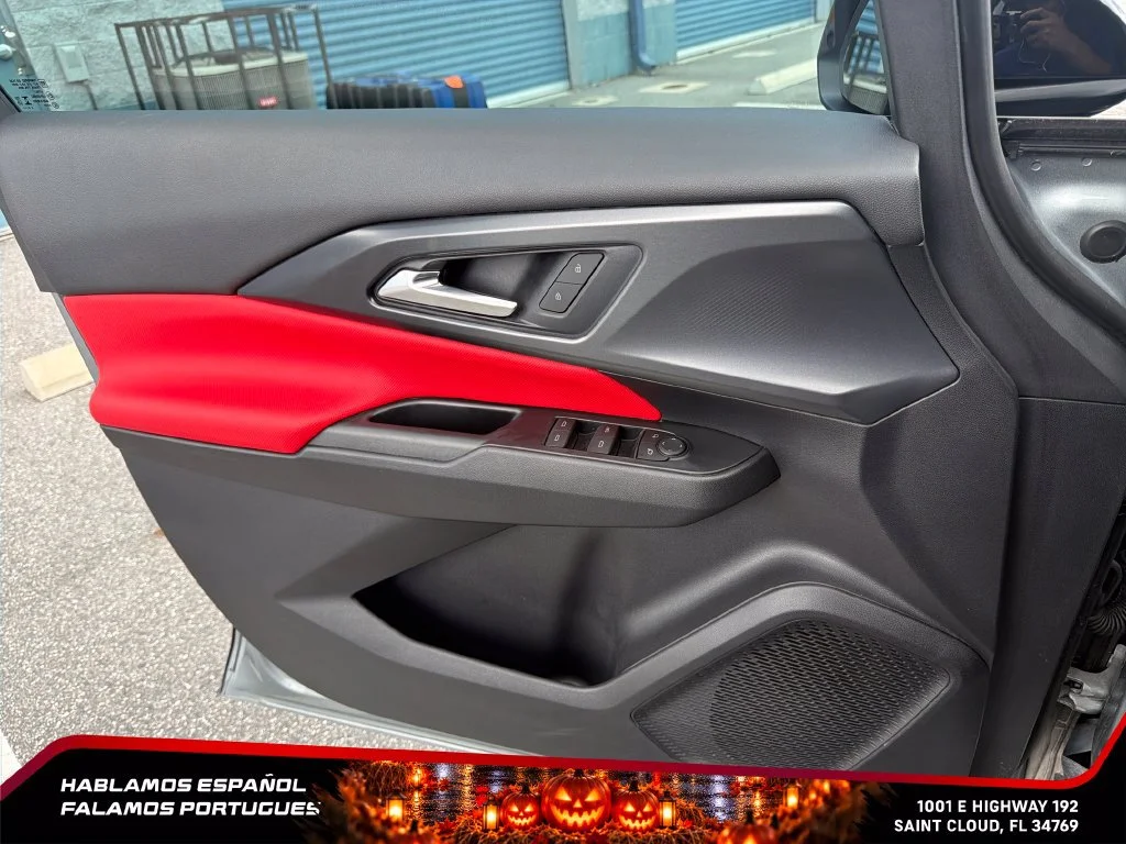 2024 Chevrolet Equinox EV RS - Photo 12