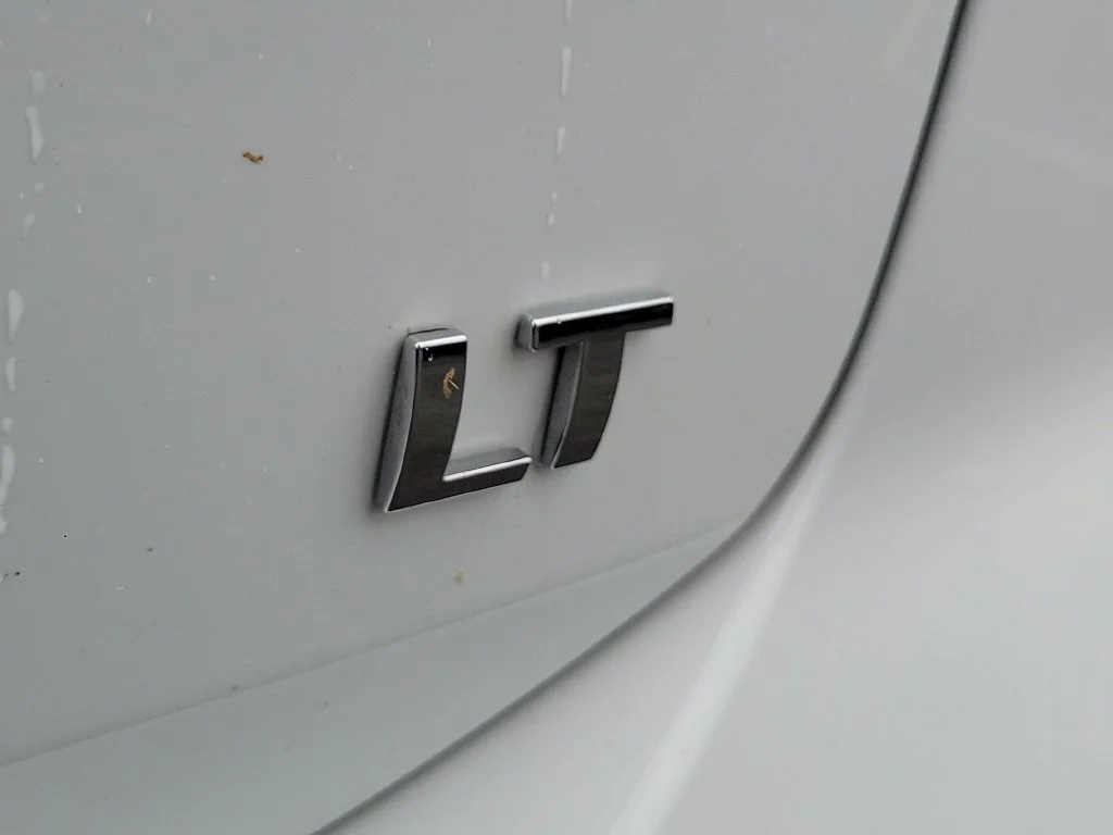 Used 2024 Summit White Chevrolet LT image 11