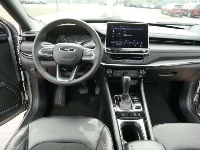 Used 2024 Silver Jeep Trailhawk image 21