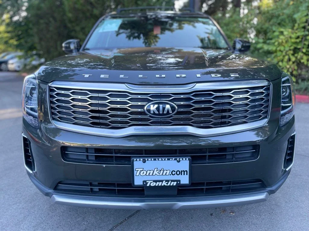 Used 2020 Dark Moss Kia S image 9