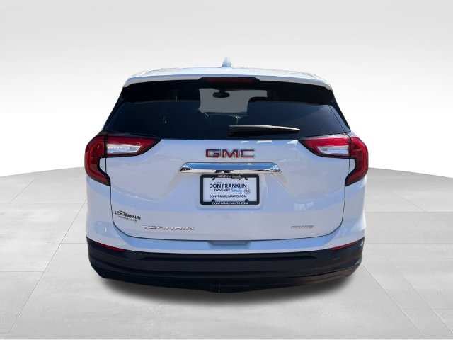 Used 2024 White GMC SLE image 4