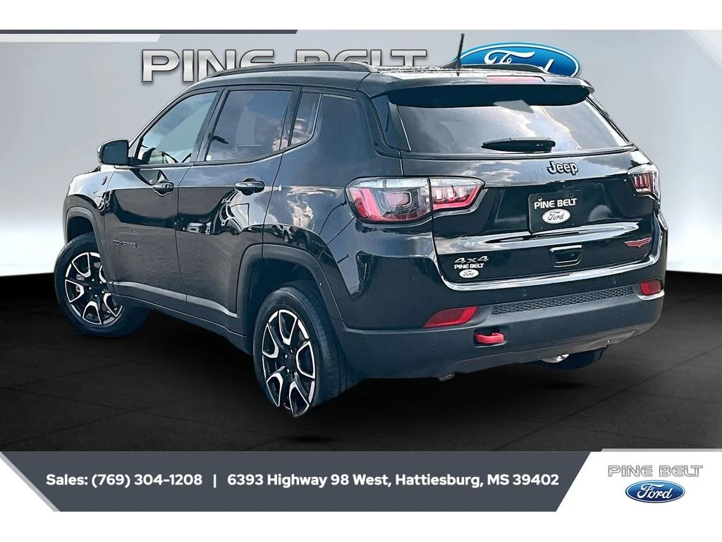 Used 2024 BLUE Jeep Trailhawk image 2