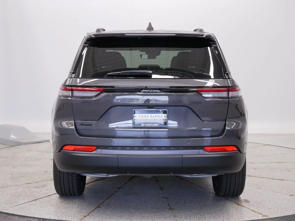 New 2026 Baltic Gray Metallic Clearcoat Jeep Limited image 4