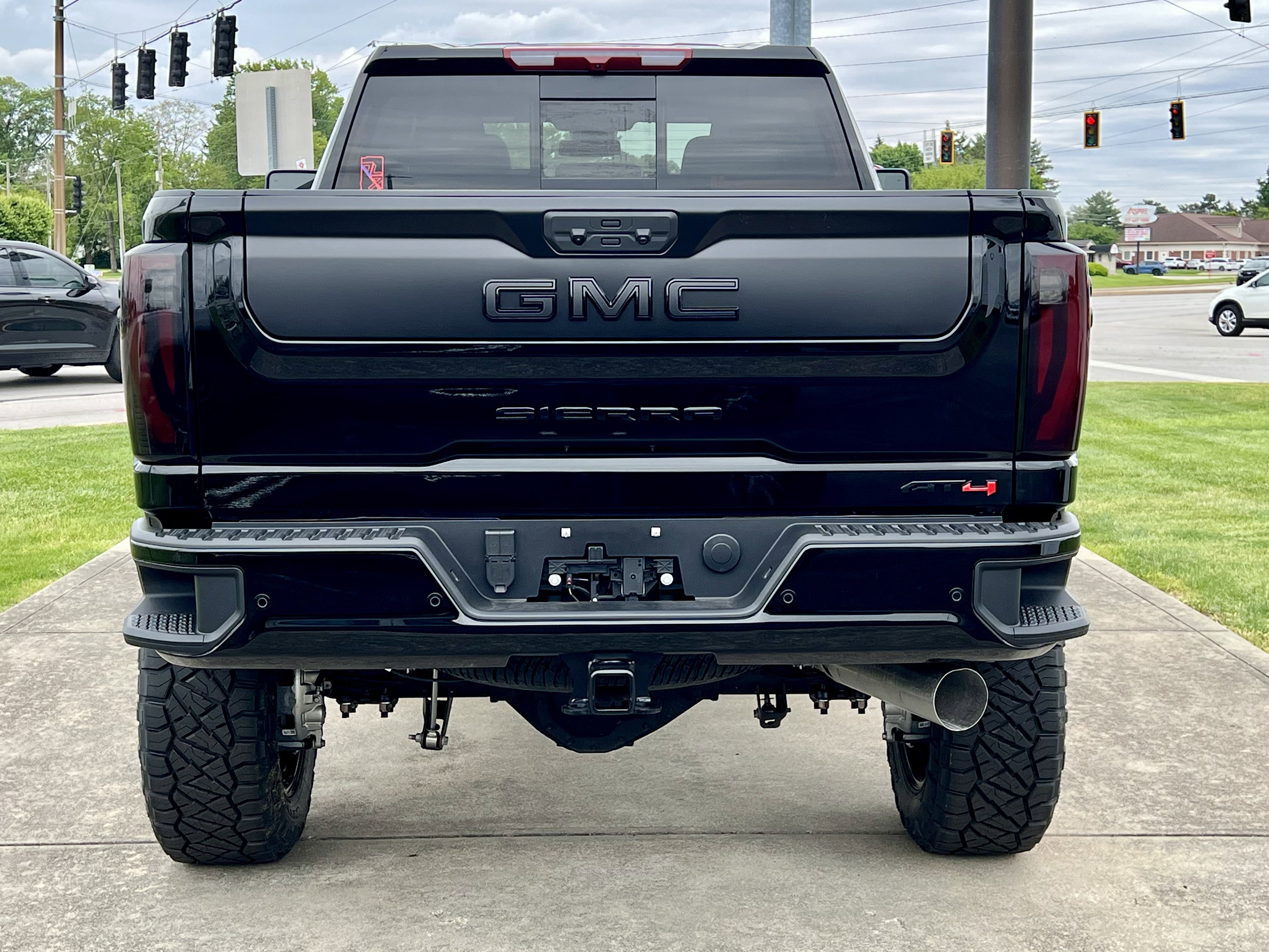 2026 GMC Sierra 2500HD AT4 - Photo 8