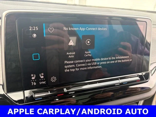 New 2026 Black Volkswagen 2.0T SE w/Technology image 24