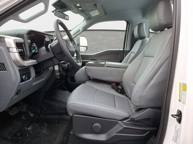 New 2026 Oxford White Ford XL image 8