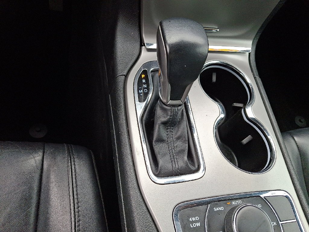 Used 2022 White Jeep Limited image 16