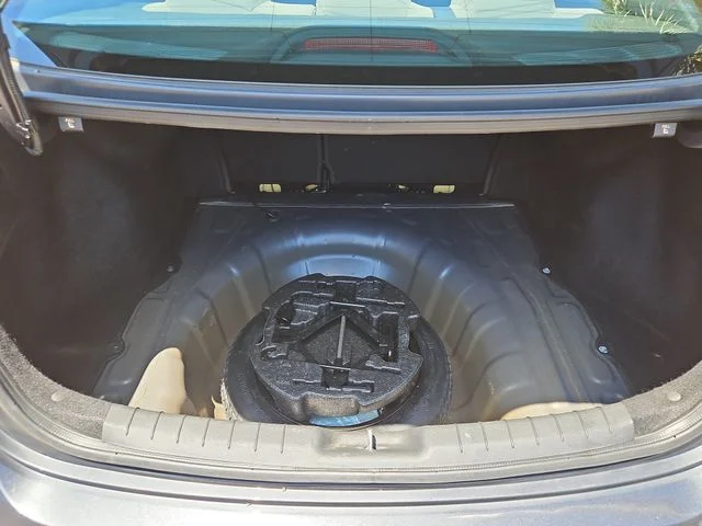 Used 2020 Gray Hyundai SE image 14