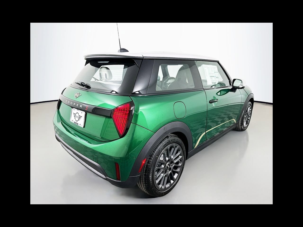 New 2026 British Racing Green IV Metallic MINI ICONIC image 5