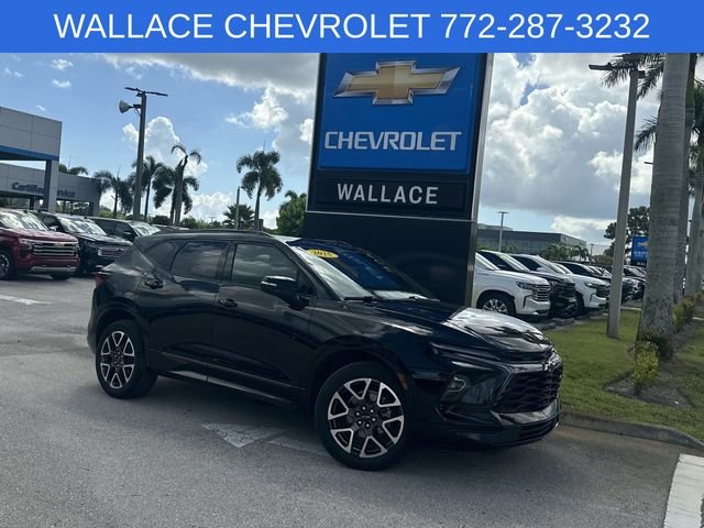 Used 2025 Black Chevrolet RS image 1