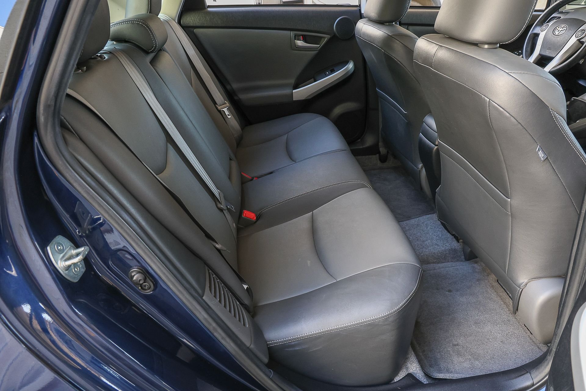Used 2015 Blue Toyota Four image 29