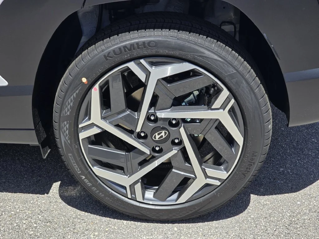 New 2027 White Hyundai SEL Premium image 5