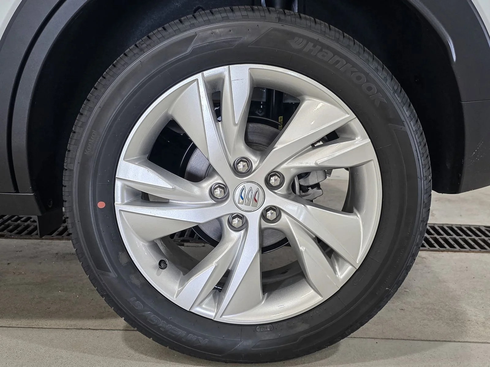New 2026 Summit White Buick Preferred image 18