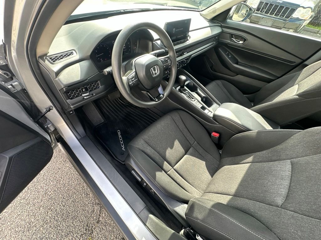 Used 2024  Honda EX image 9