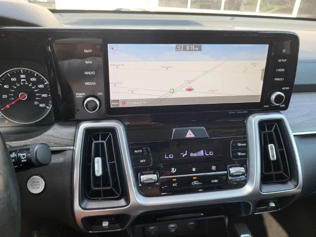 Used 2022 Red Kia S image 19