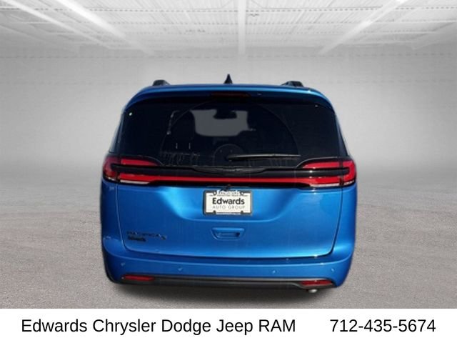 2026 Chrysler Pacifica Select - Photo 8