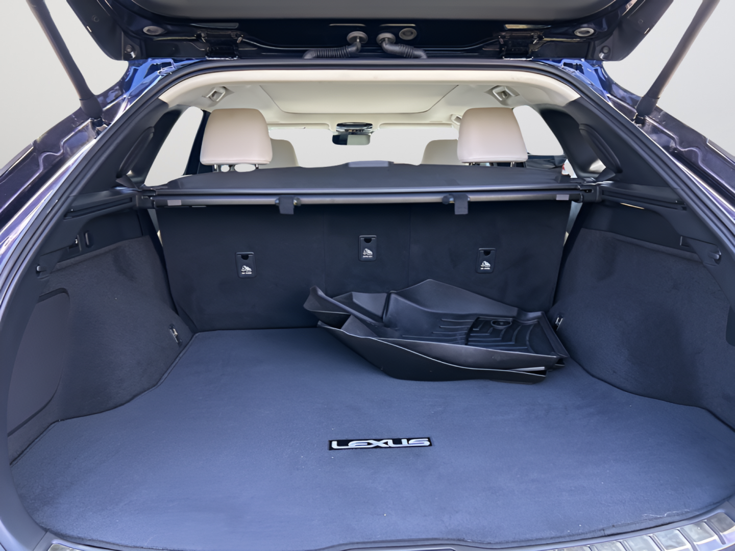 Used 2023  Lexus 350h Luxury image 39