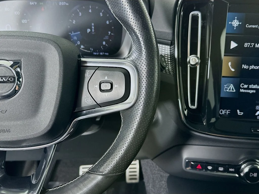Used 2021 Gray Metallic Volvo R-Design image 14