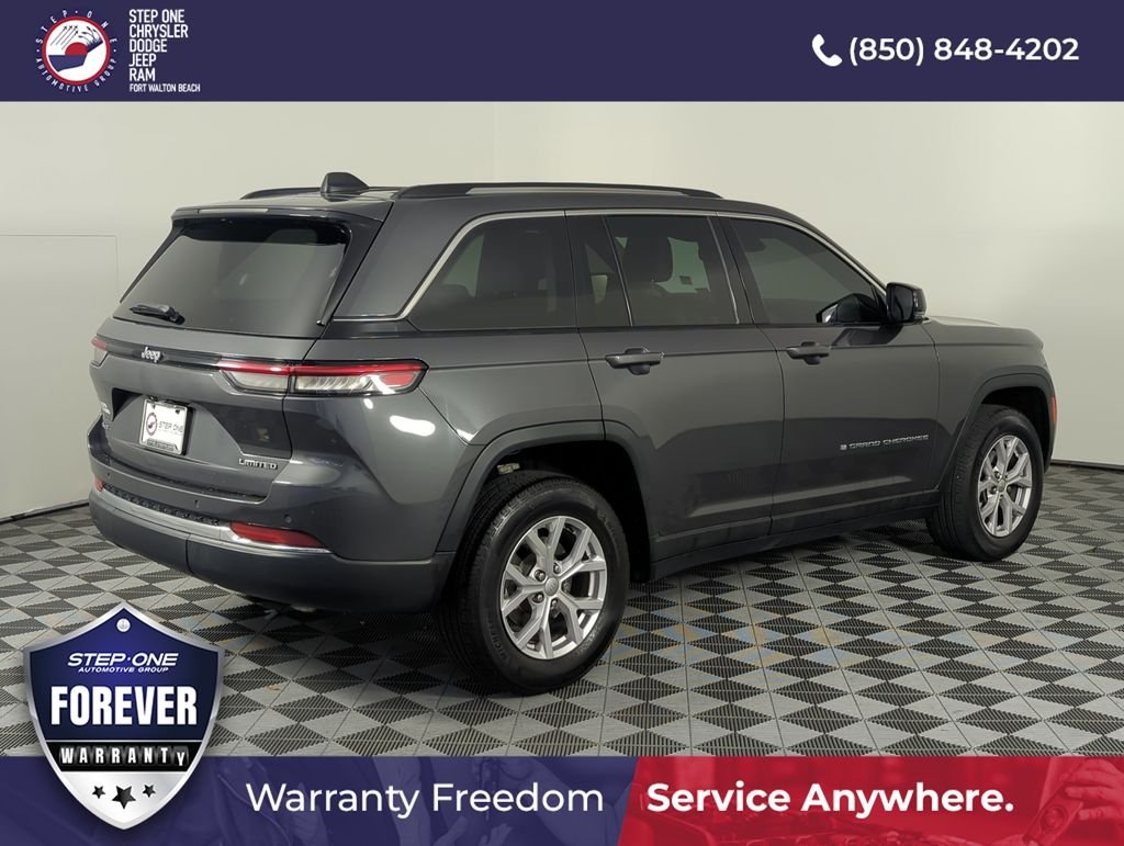 Used 2022 Gray Jeep Limited image 6