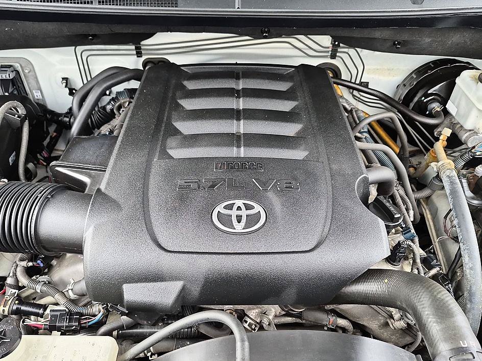 Used 2013 White Toyota GRADE image 35