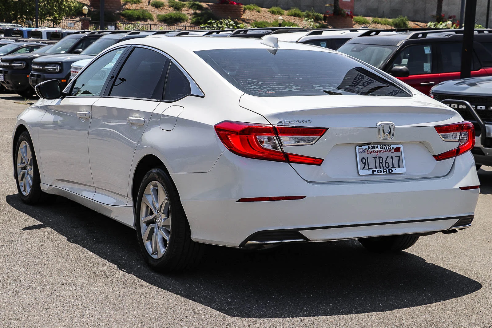 Used 2020 Platinum White Pearl Honda LX image 9