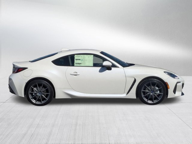 New 2026 CRYSTAL WHITE PEARL Subaru Limited image 8