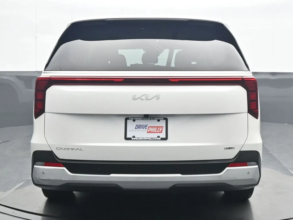 Used 2026 White Kia LXS image 5
